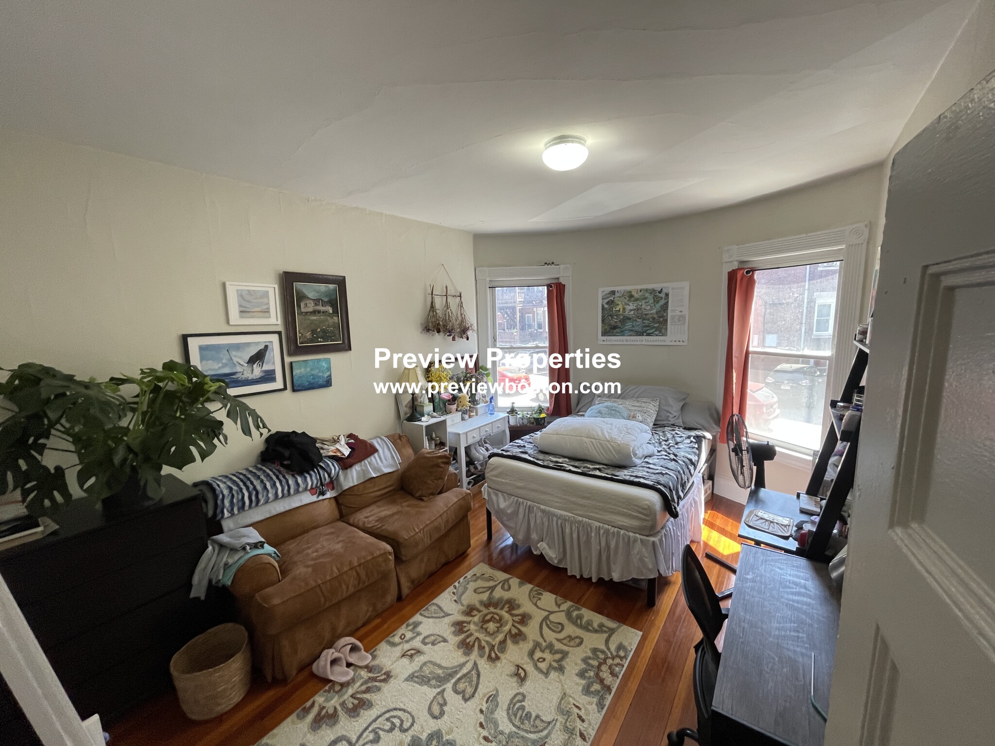 1595 Beacon St, Washington Square