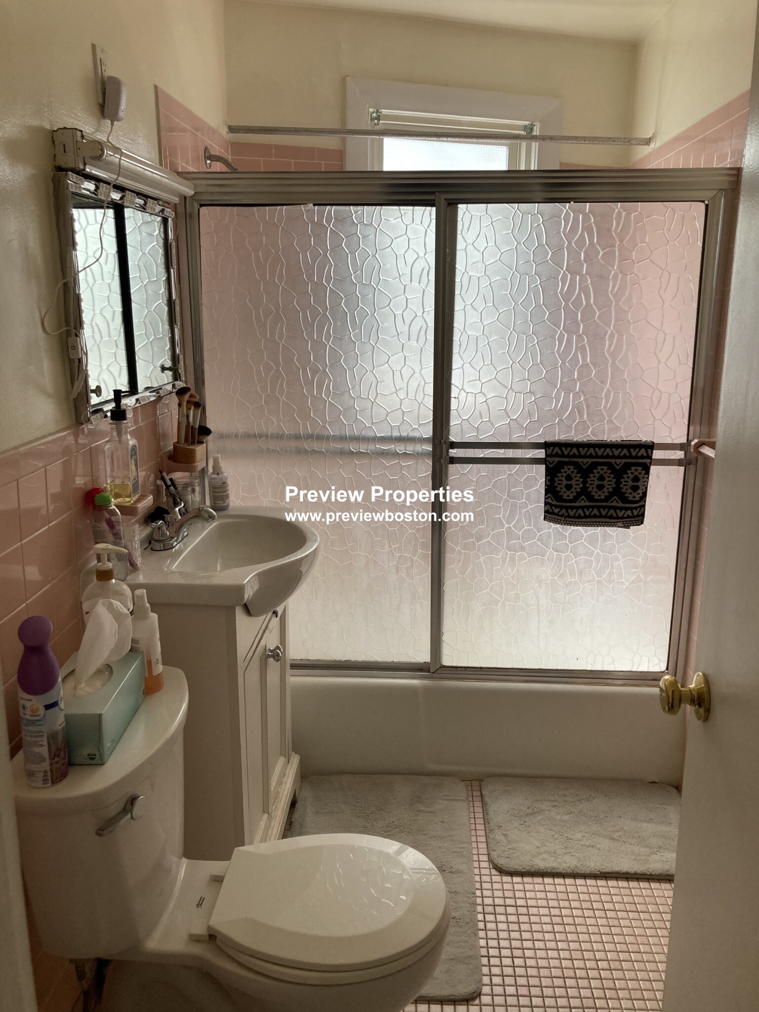 90 Winthrop Shore Dr, Winthrop