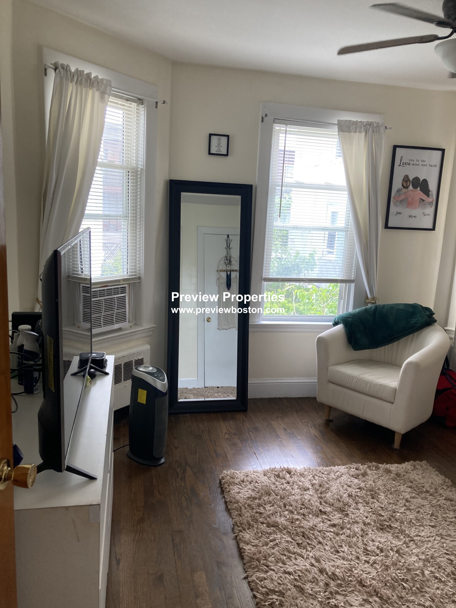 90 Winthrop Shore Dr, Winthrop