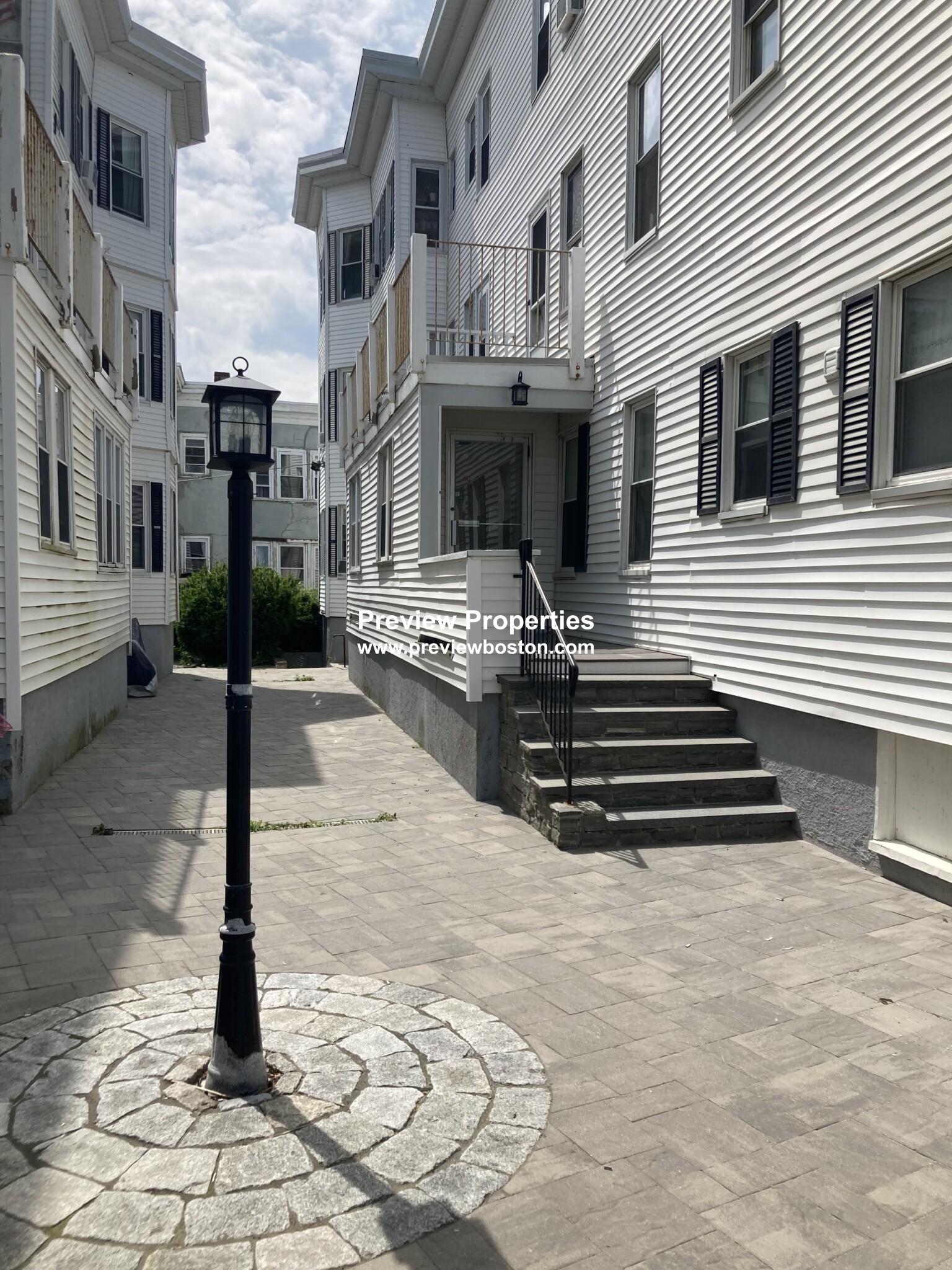 90 Winthrop Shore Dr, Winthrop