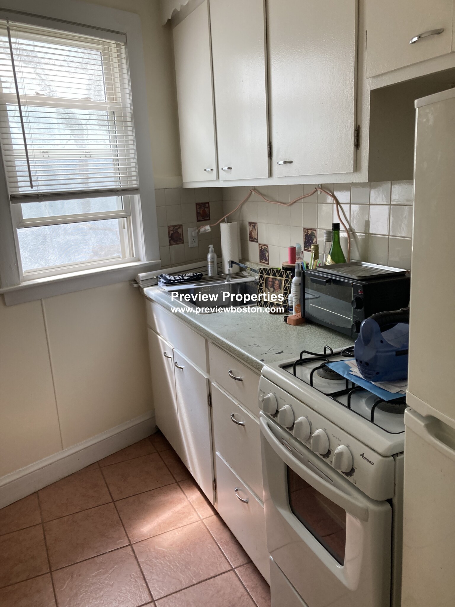 90 Winthrop Shore Dr, Winthrop