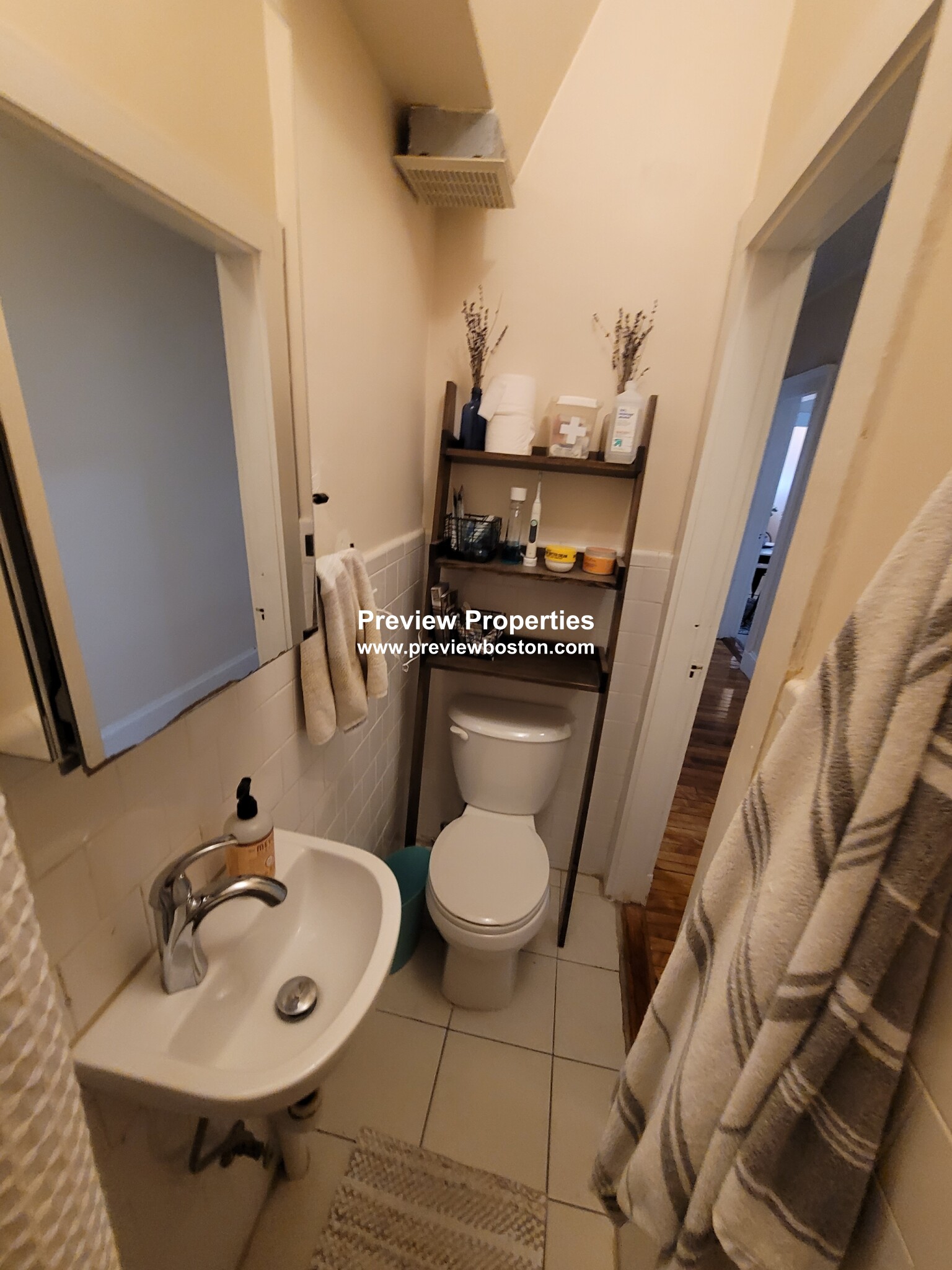 52 Brainerd Rd, Allston