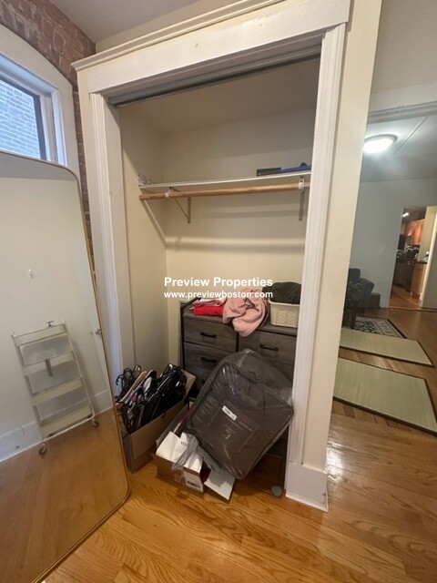 11 Aberdeen St, Fenway