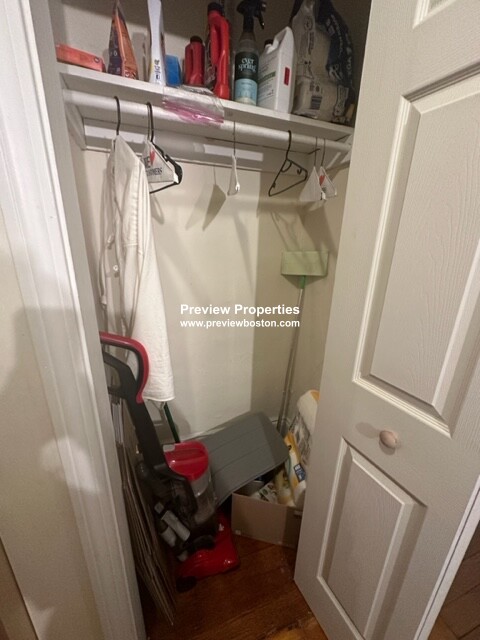 11 Aberdeen St, Fenway