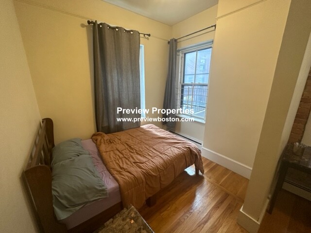 11 Aberdeen St, Fenway