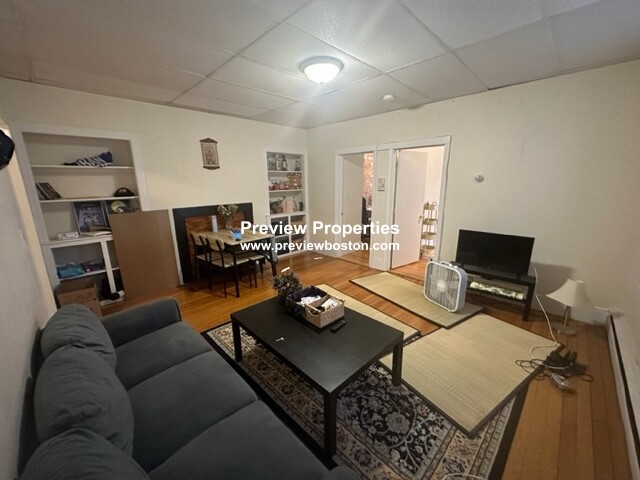 11 Aberdeen St, Fenway