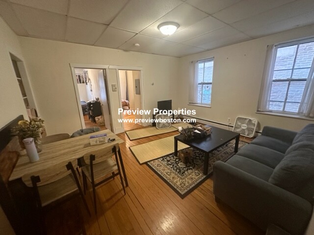 11 Aberdeen St, Fenway