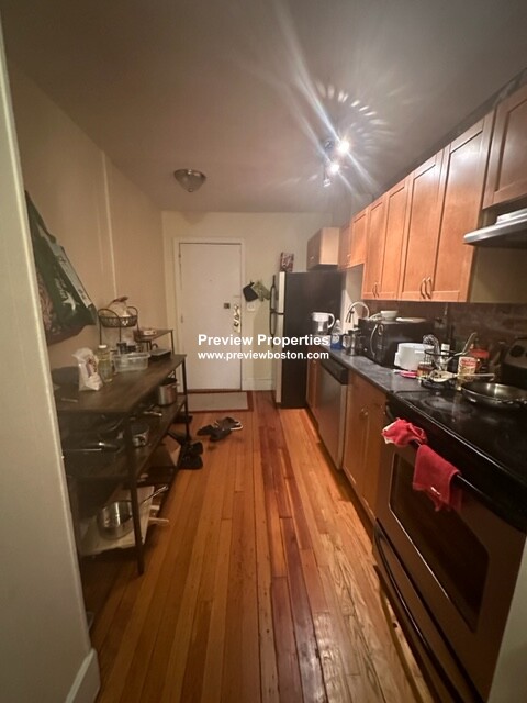 11 Aberdeen St, Fenway