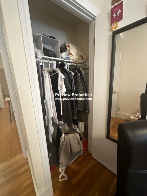 11 Aberdeen St, Fenway