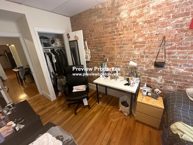 11 Aberdeen St, Fenway