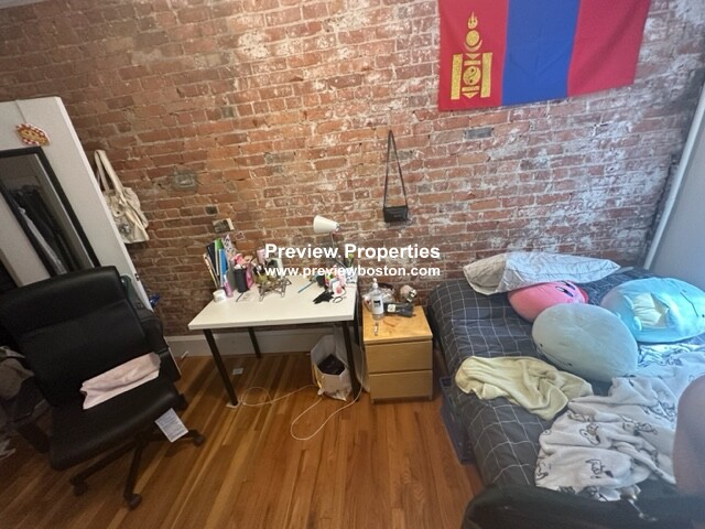 11 Aberdeen St, Fenway