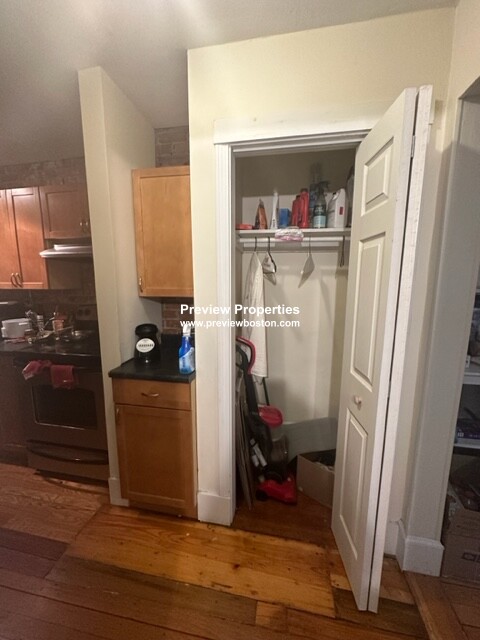 11 Aberdeen St, Fenway