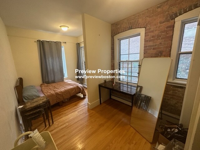 11 Aberdeen St, Fenway