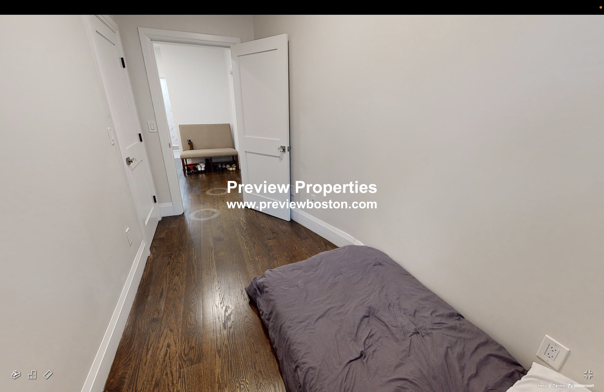 7 Strathmore Rd, Washington Square