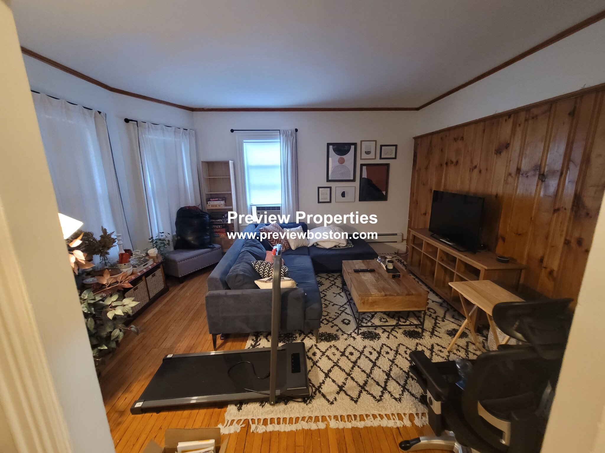 20 Oak Square Ave, Brighton