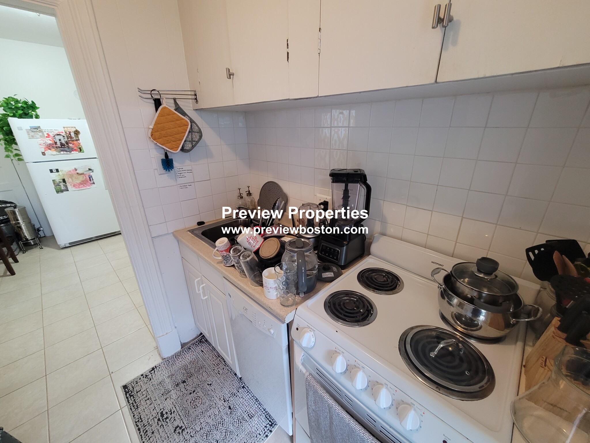 20 Oak Square Ave, Brighton