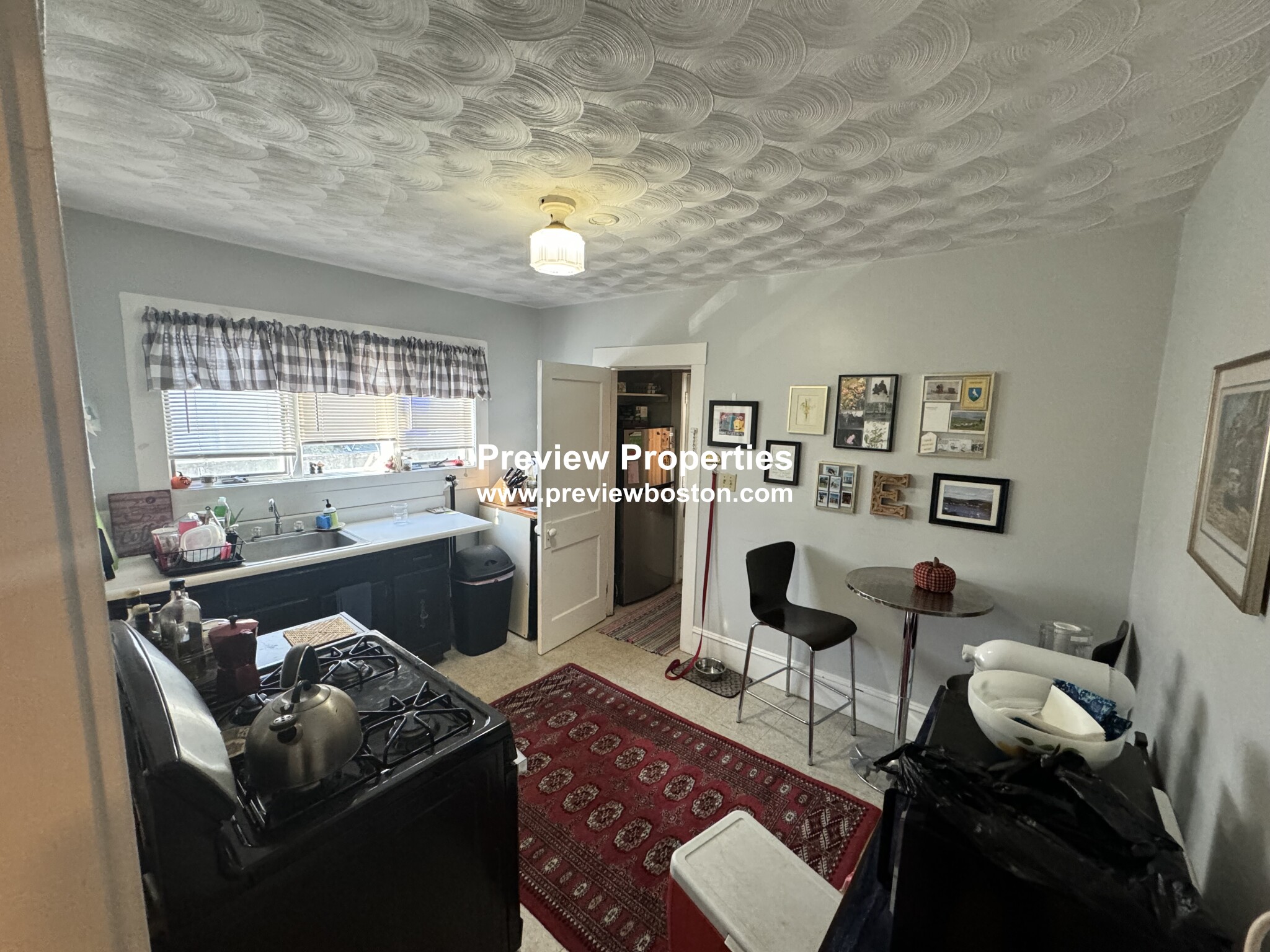 34 Dickinson Rd, Brighton