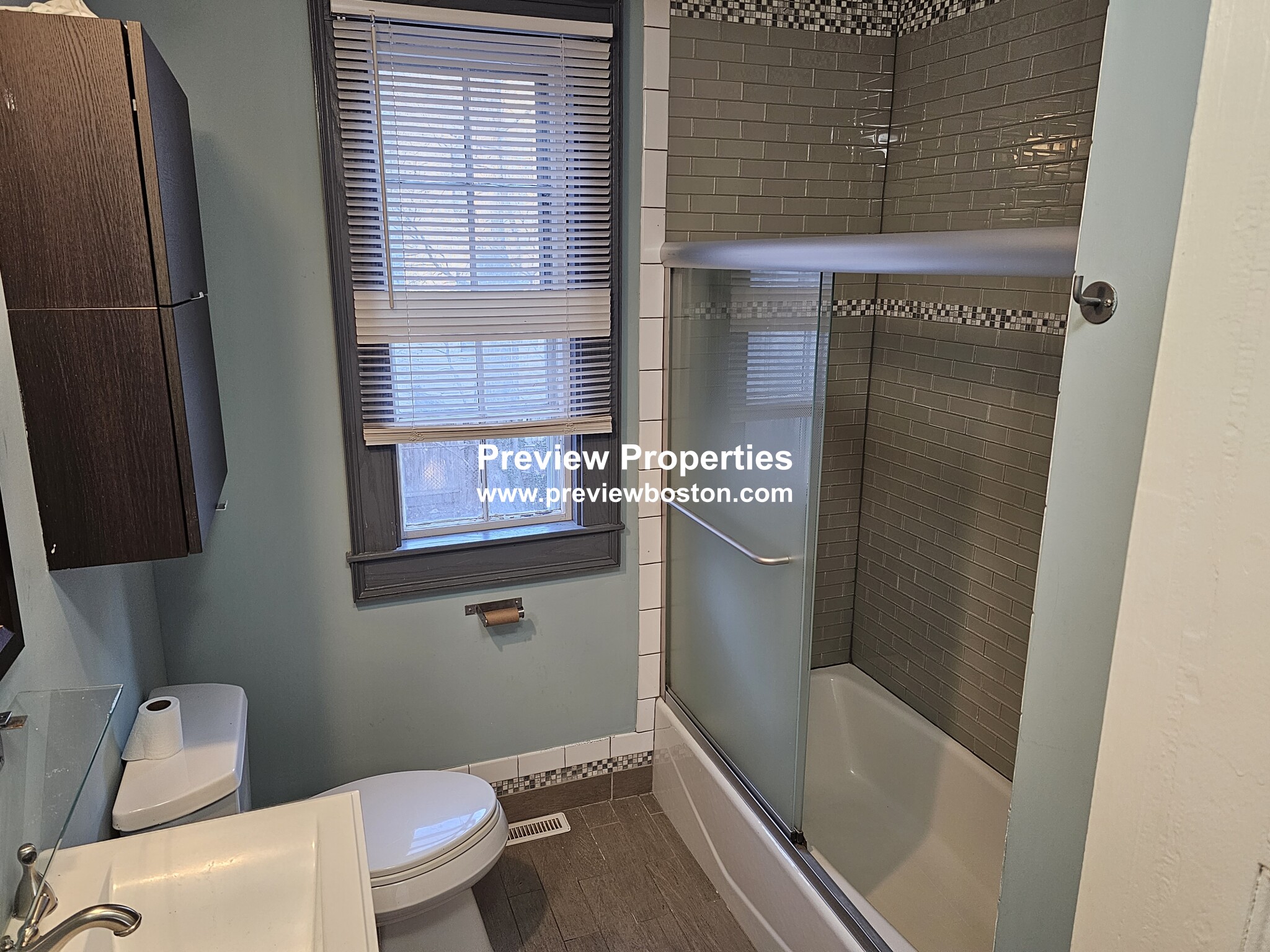 12 Braemore Rd, Brighton