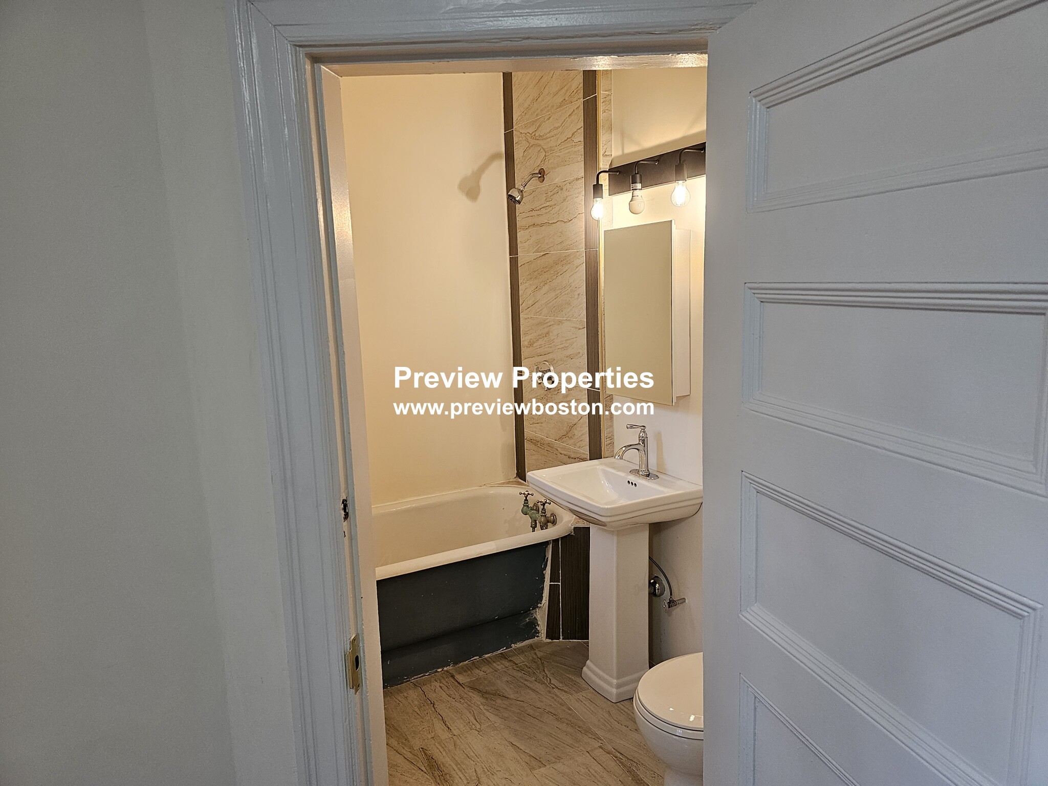 12 Braemore Rd, Brighton