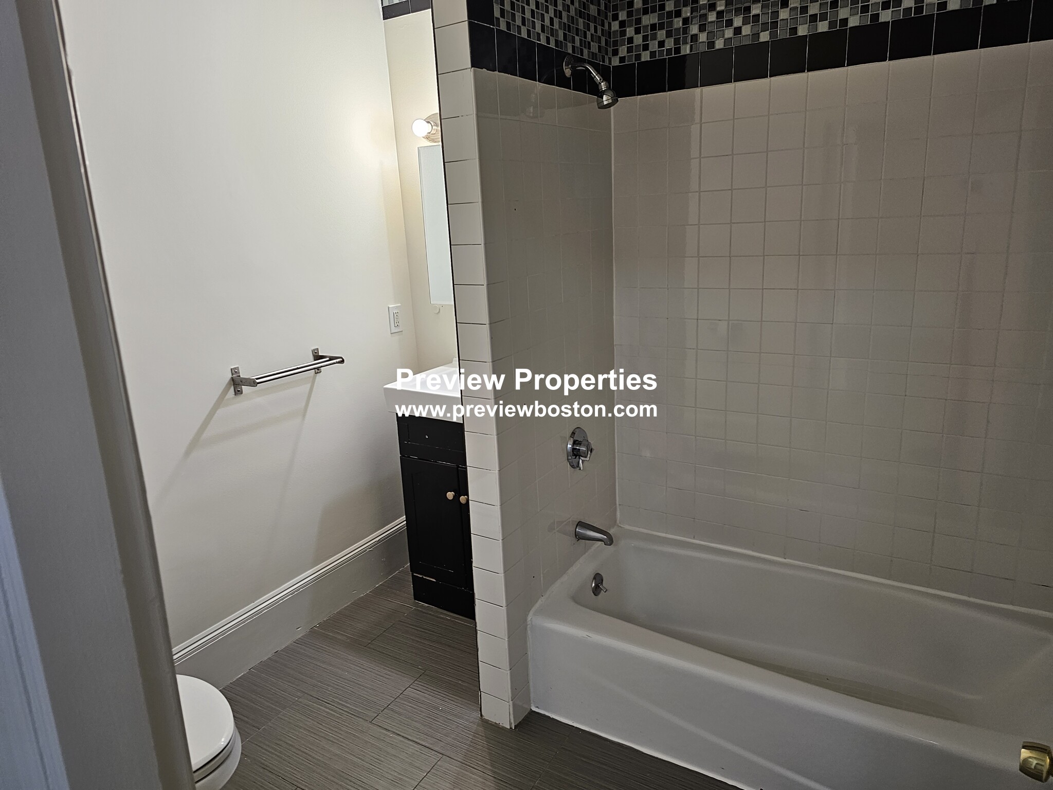 12 Braemore Rd, Brighton