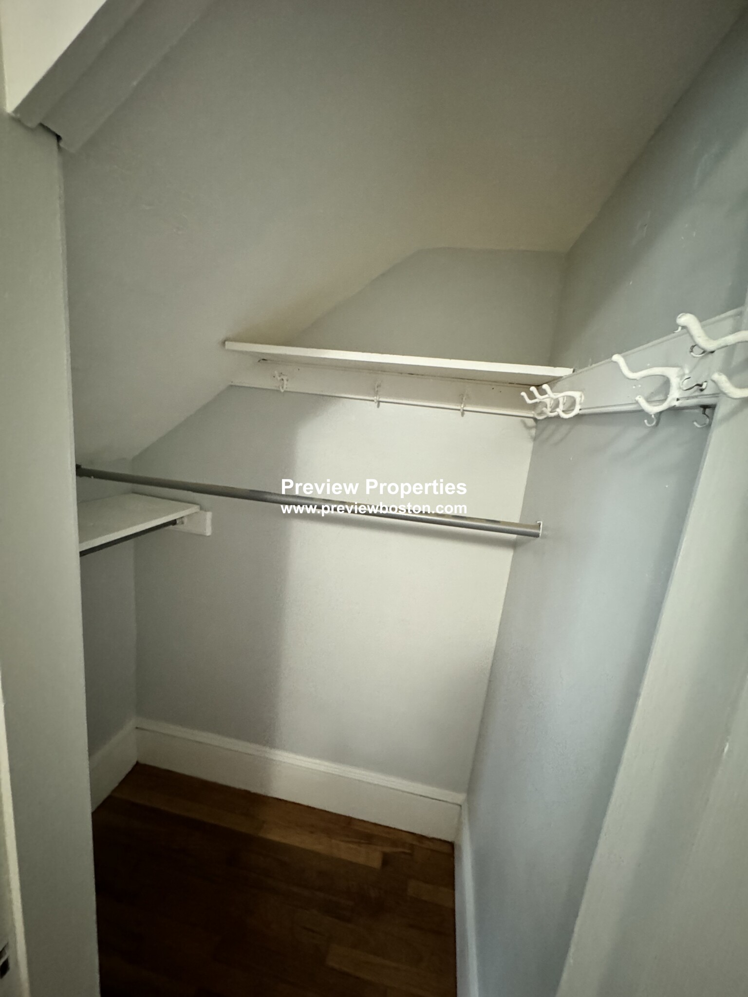 34 Dickinson Rd, Brighton