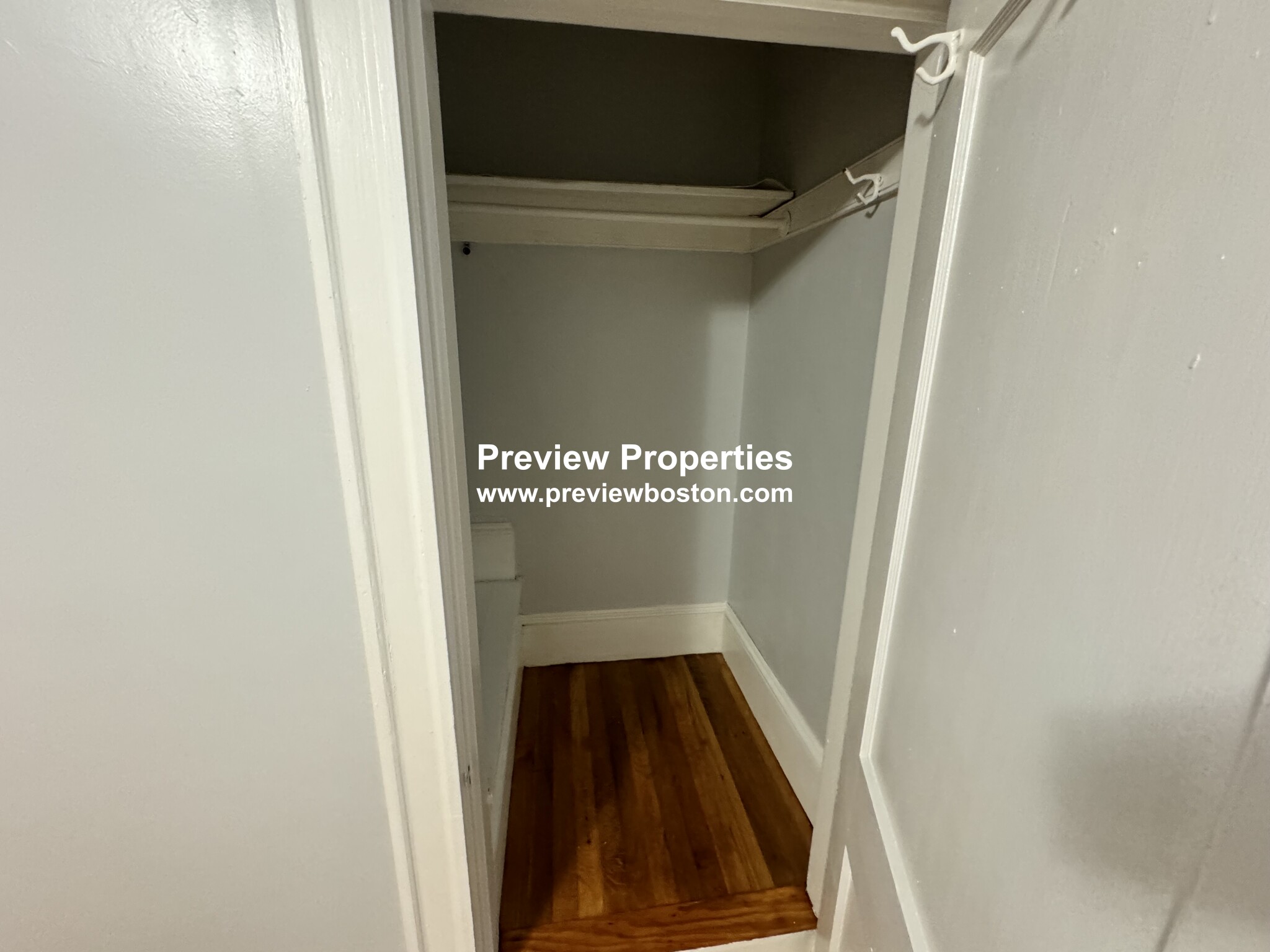 34 Dickinson Rd, Brighton