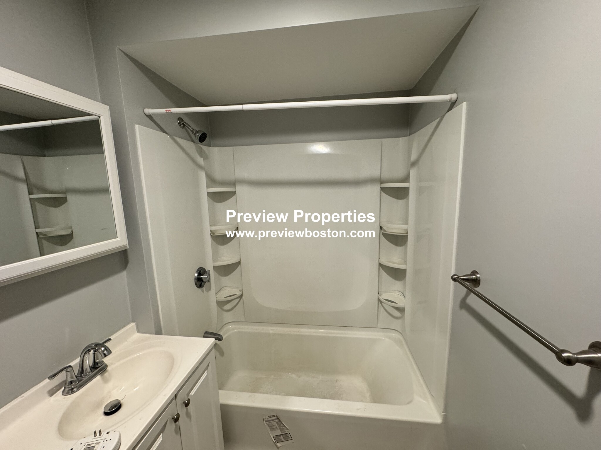 34 Dickinson Rd, Brighton