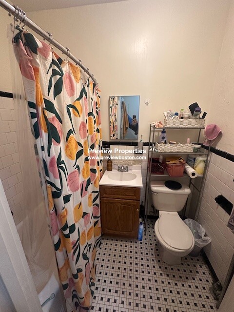 70 Strathmore Rd, Brighton