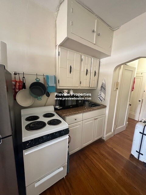 70 Strathmore Rd, Brighton