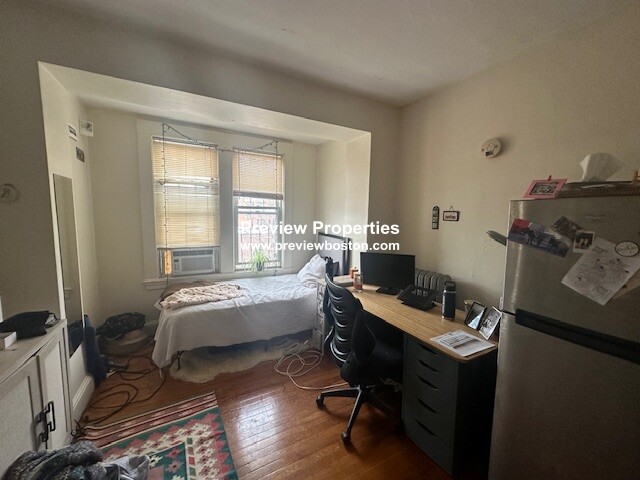 70 Strathmore Rd, Brighton