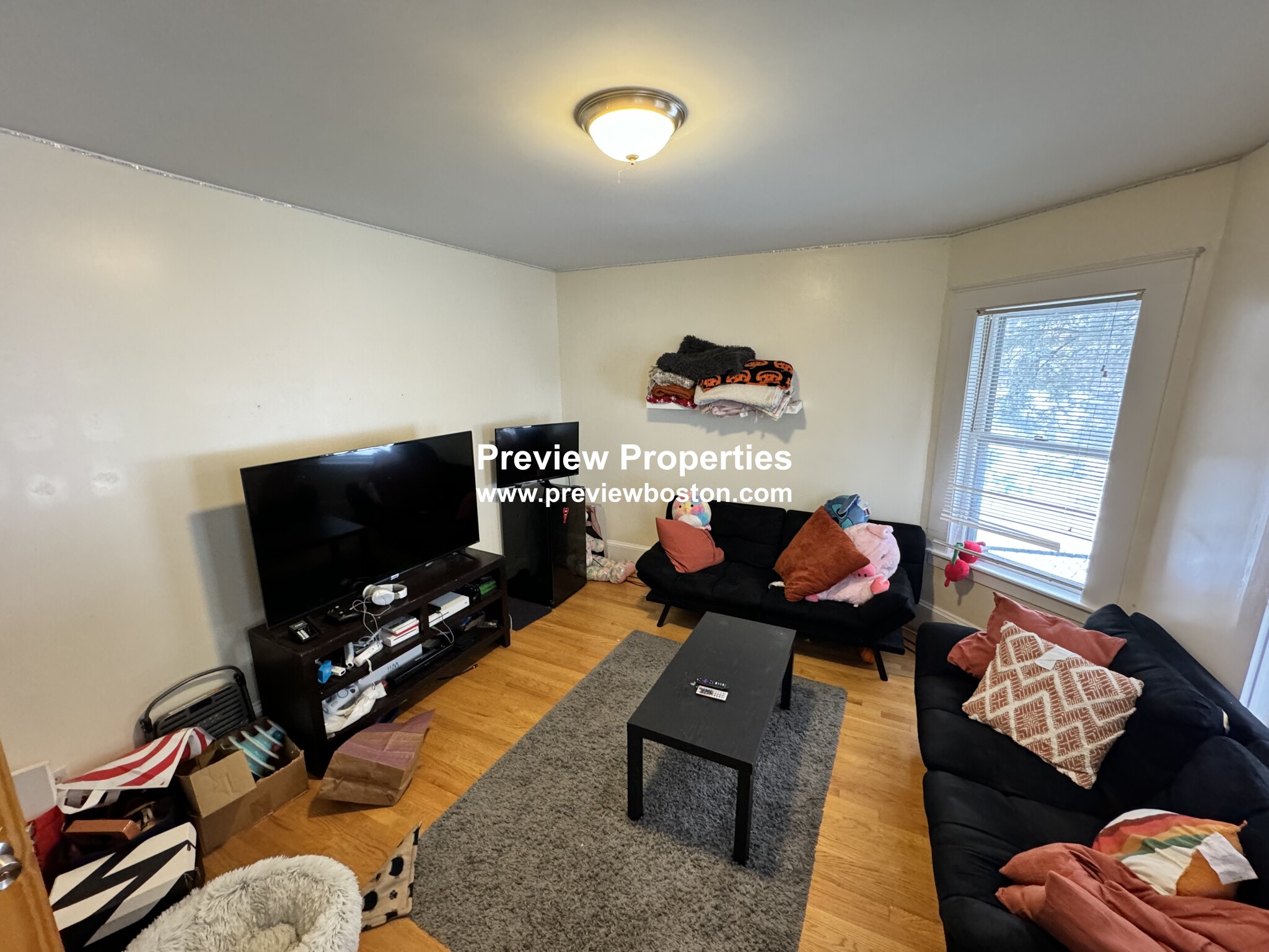 28 Cherry St, Davis Square