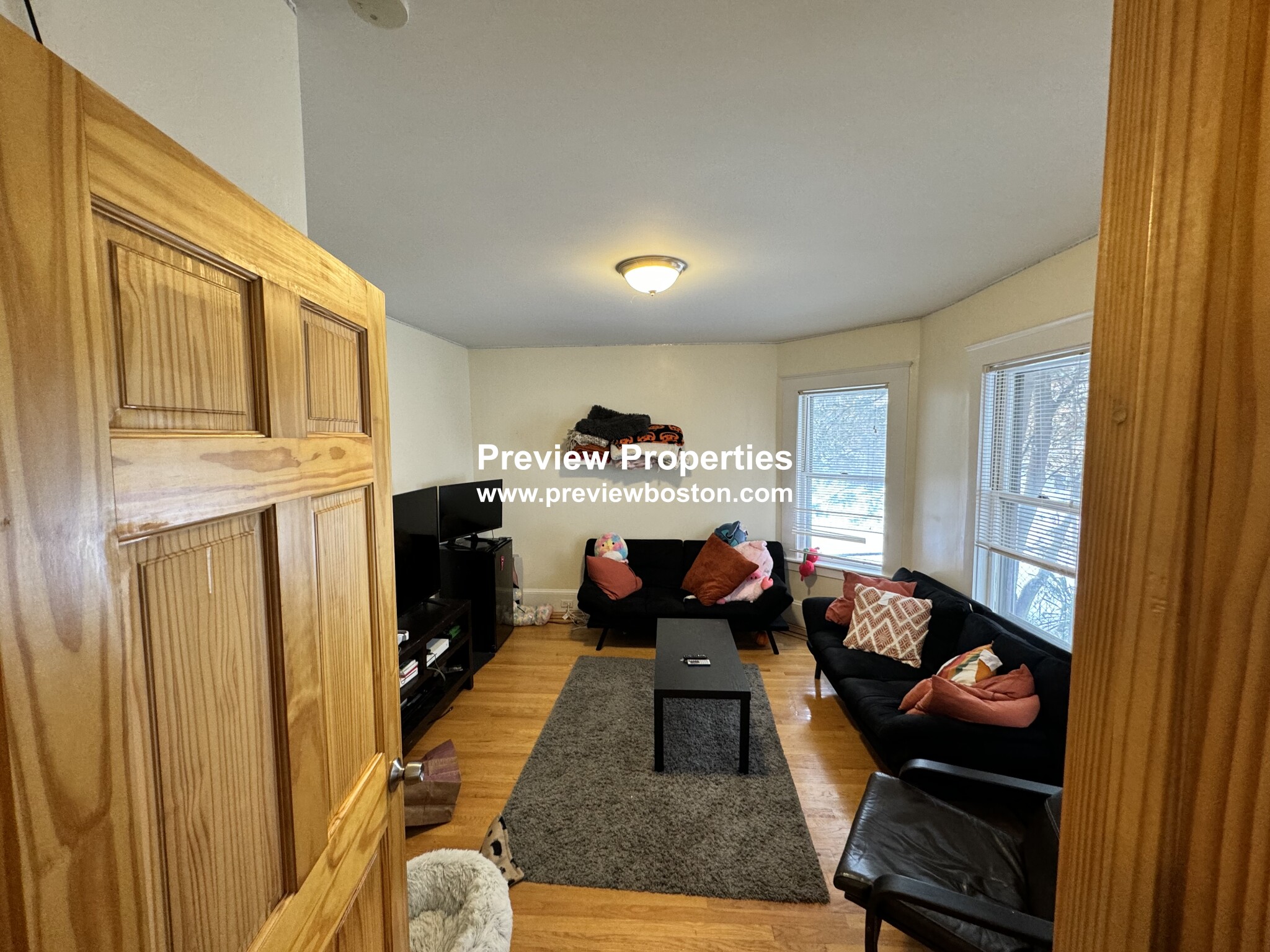 28 Cherry St, Davis Square