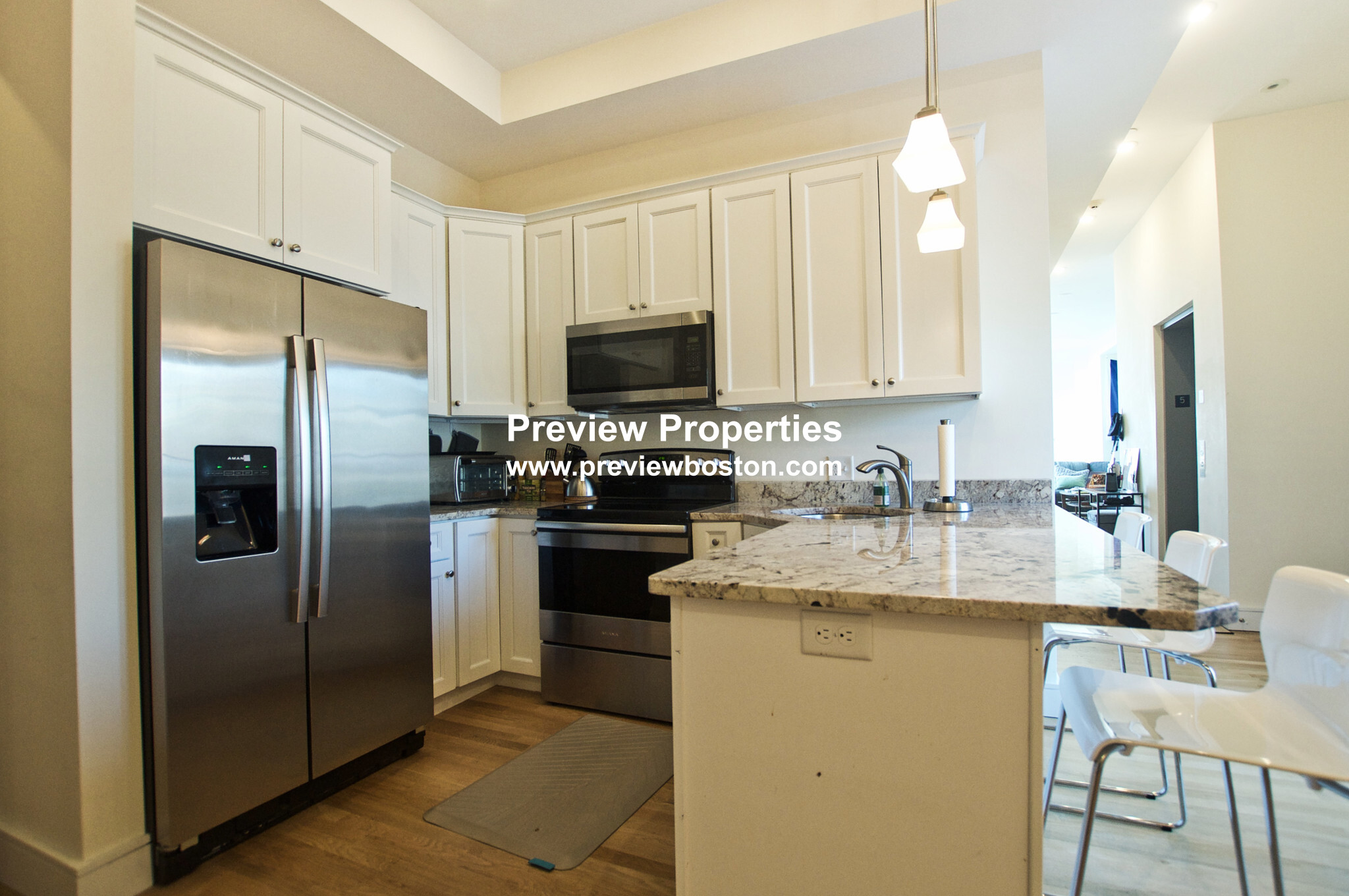 877 Beacon St, Fenway