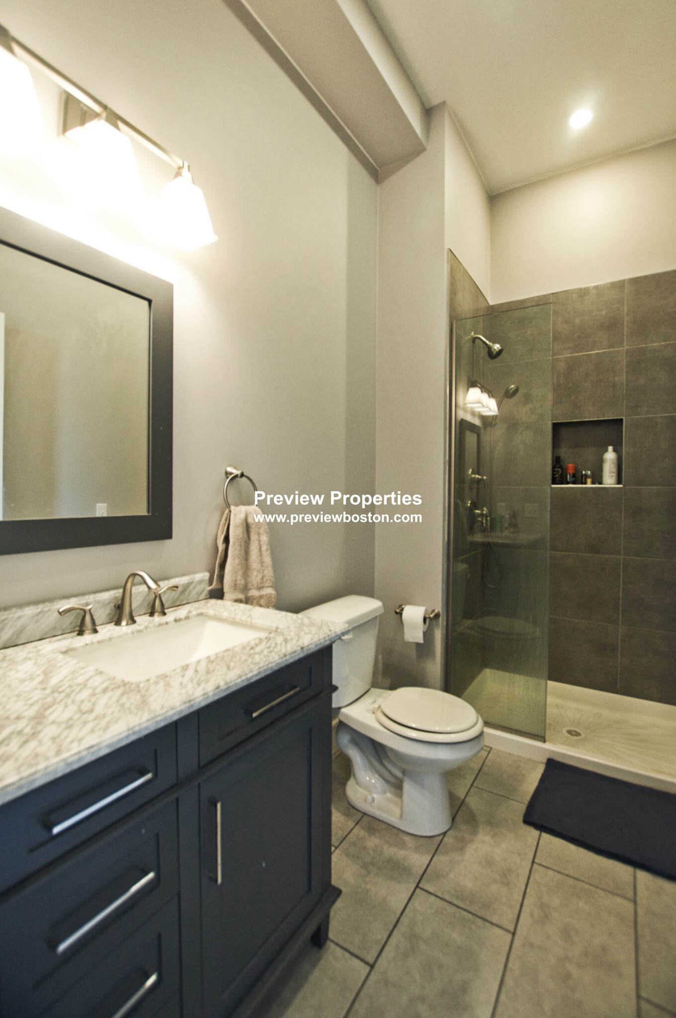 877 Beacon St, Fenway