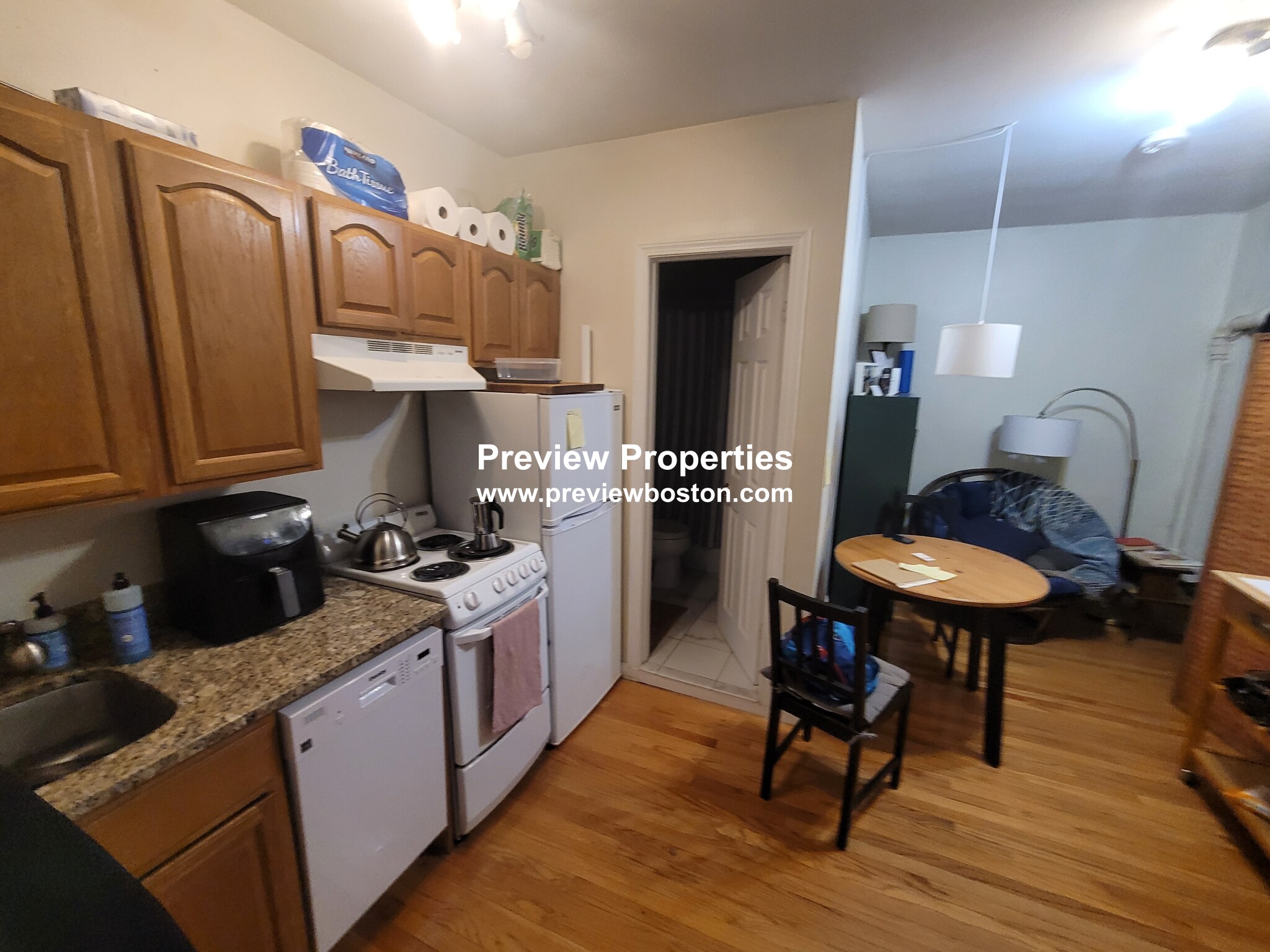 41 Bay State Rd, Fenway