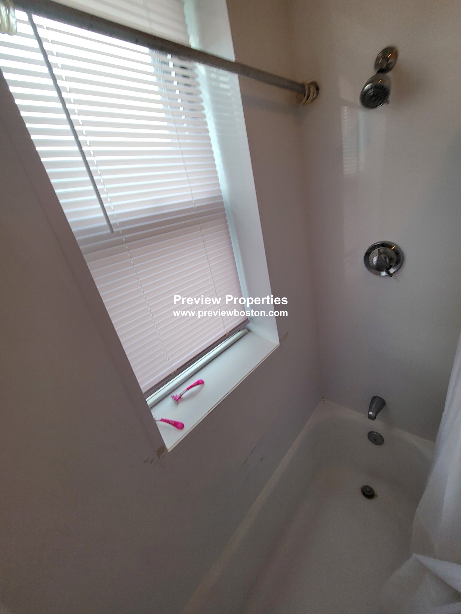 206 Chestnuthill Ave, Brighton