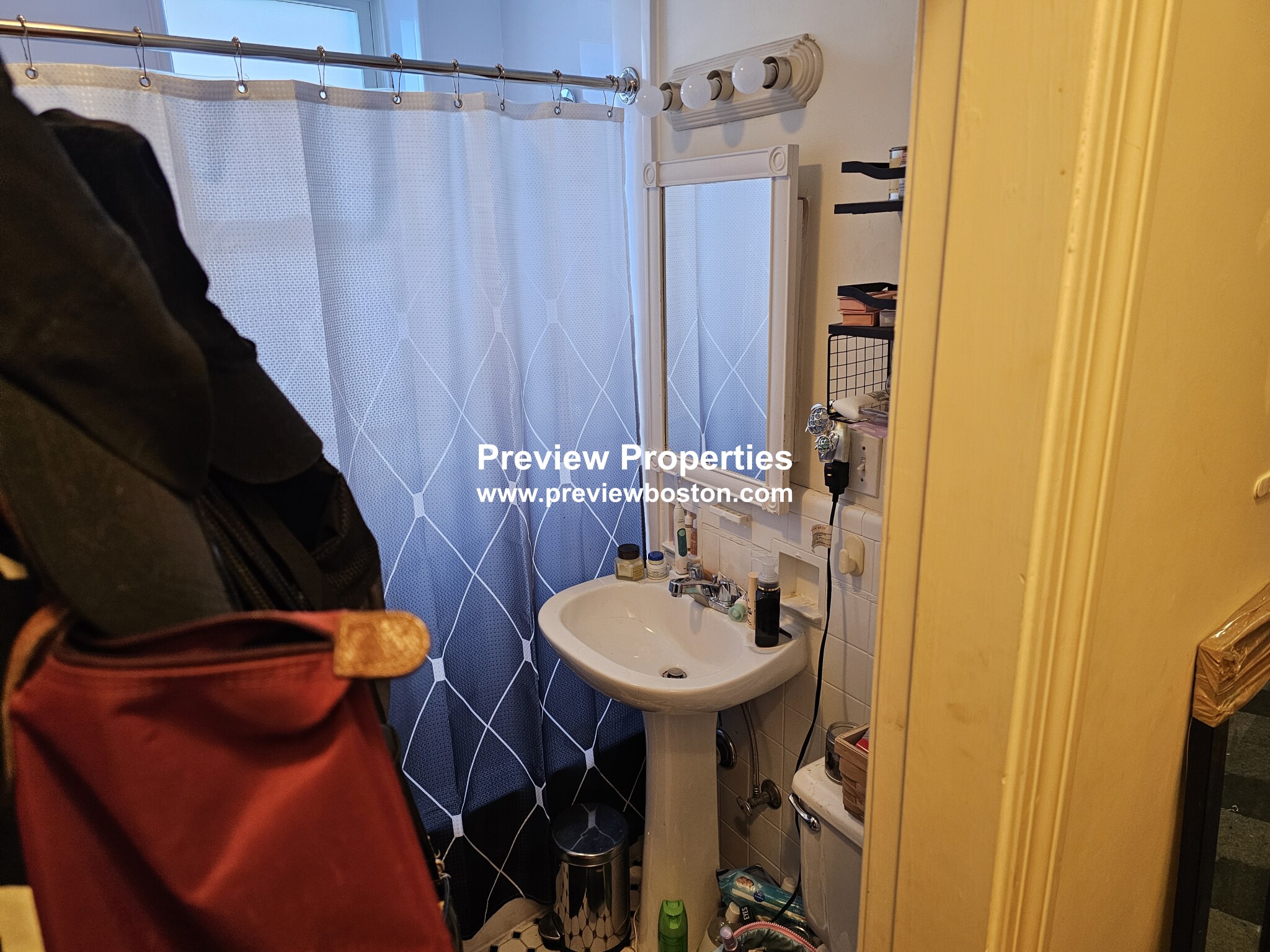 206 Chestnut Hill Ave, Brighton