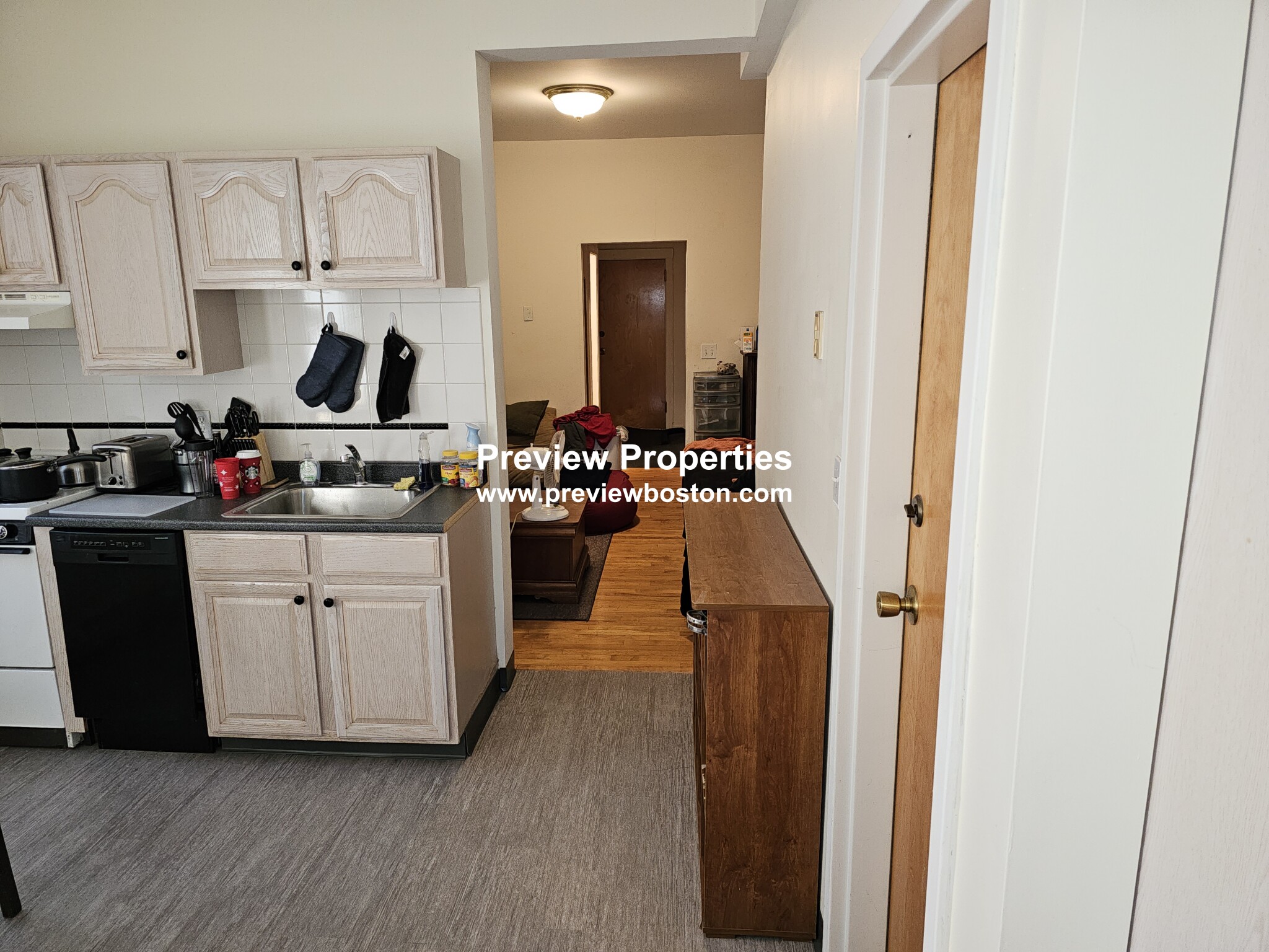 206 Chestnuthill Ave, Brighton