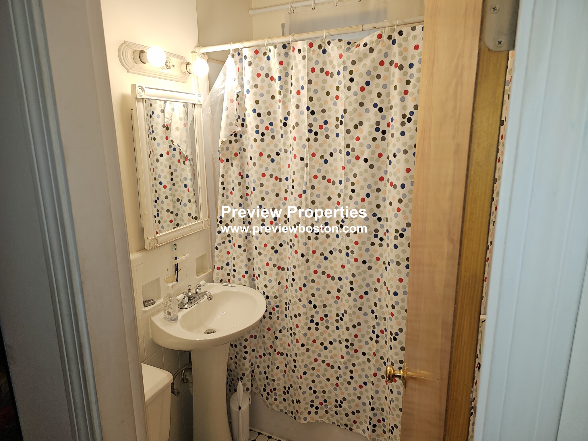 206 Chestnuthill Ave, Brighton