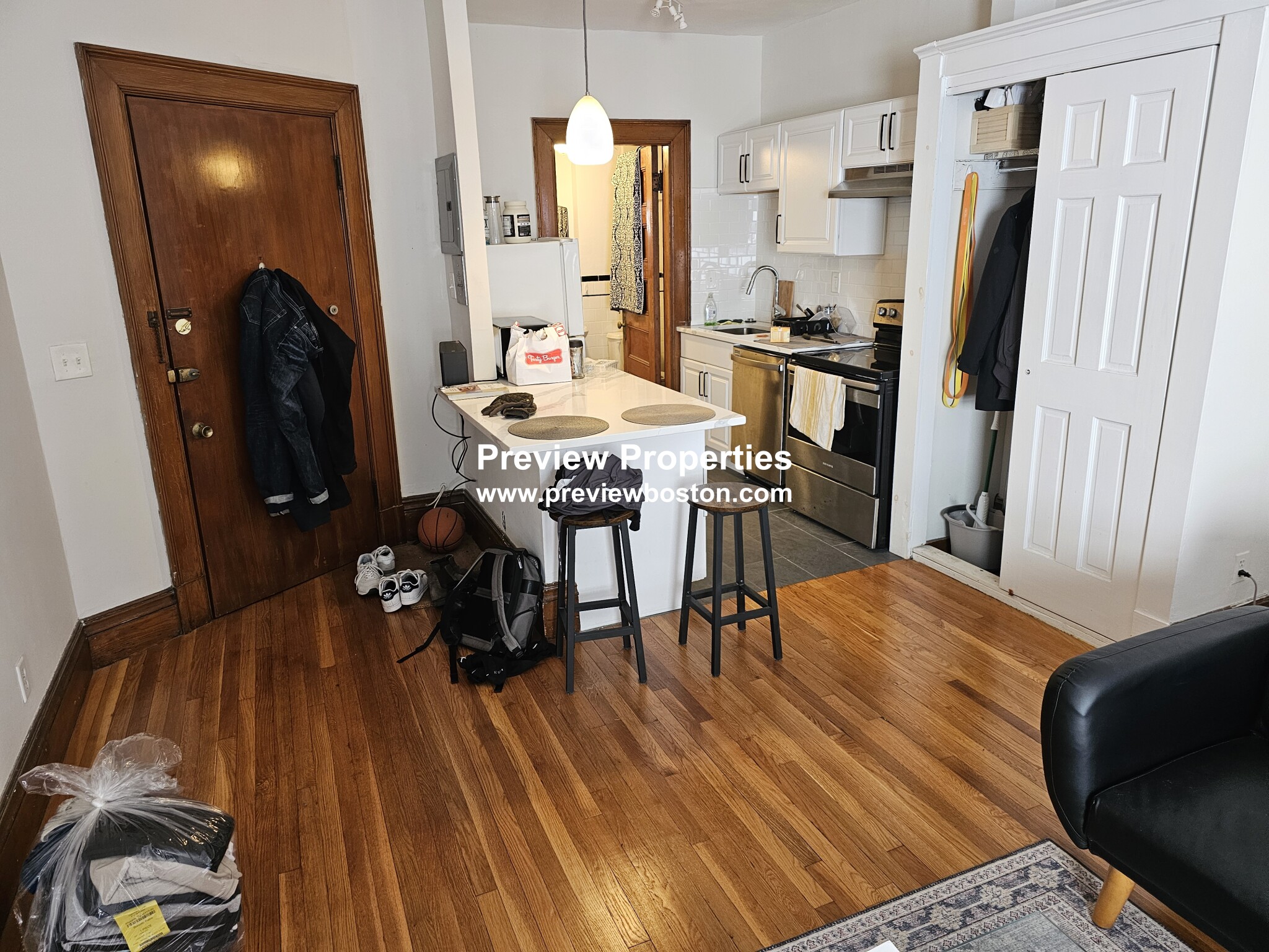 849 Beacon St, Fenway