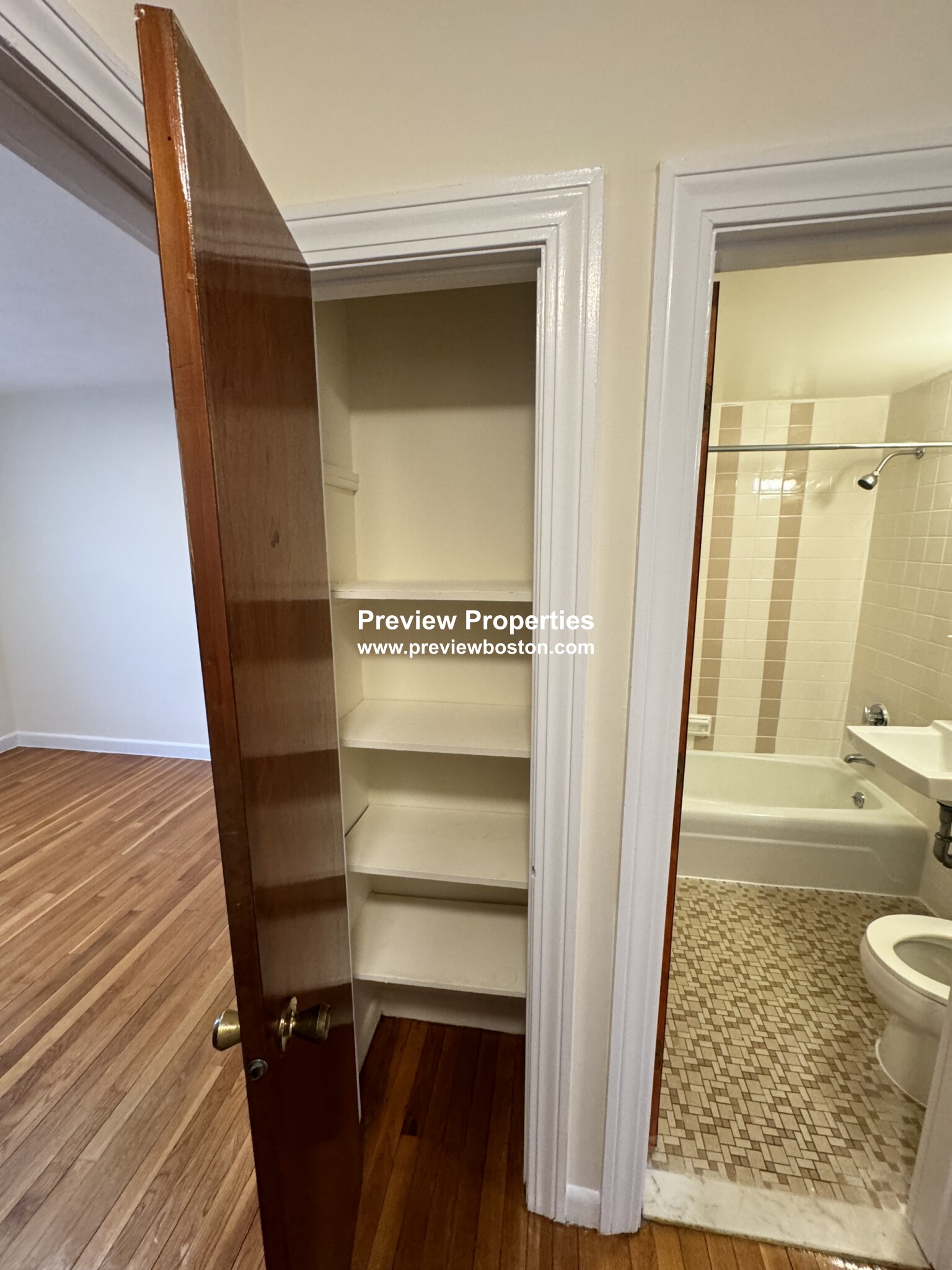 180 North Beacon St, Brighton