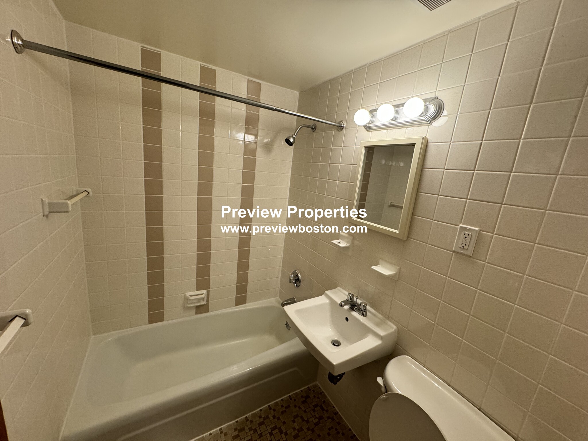 180 North Beacon St, Brighton