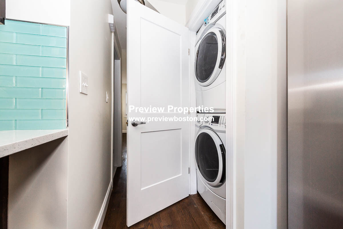 2 Chestnut Pl, Brighton