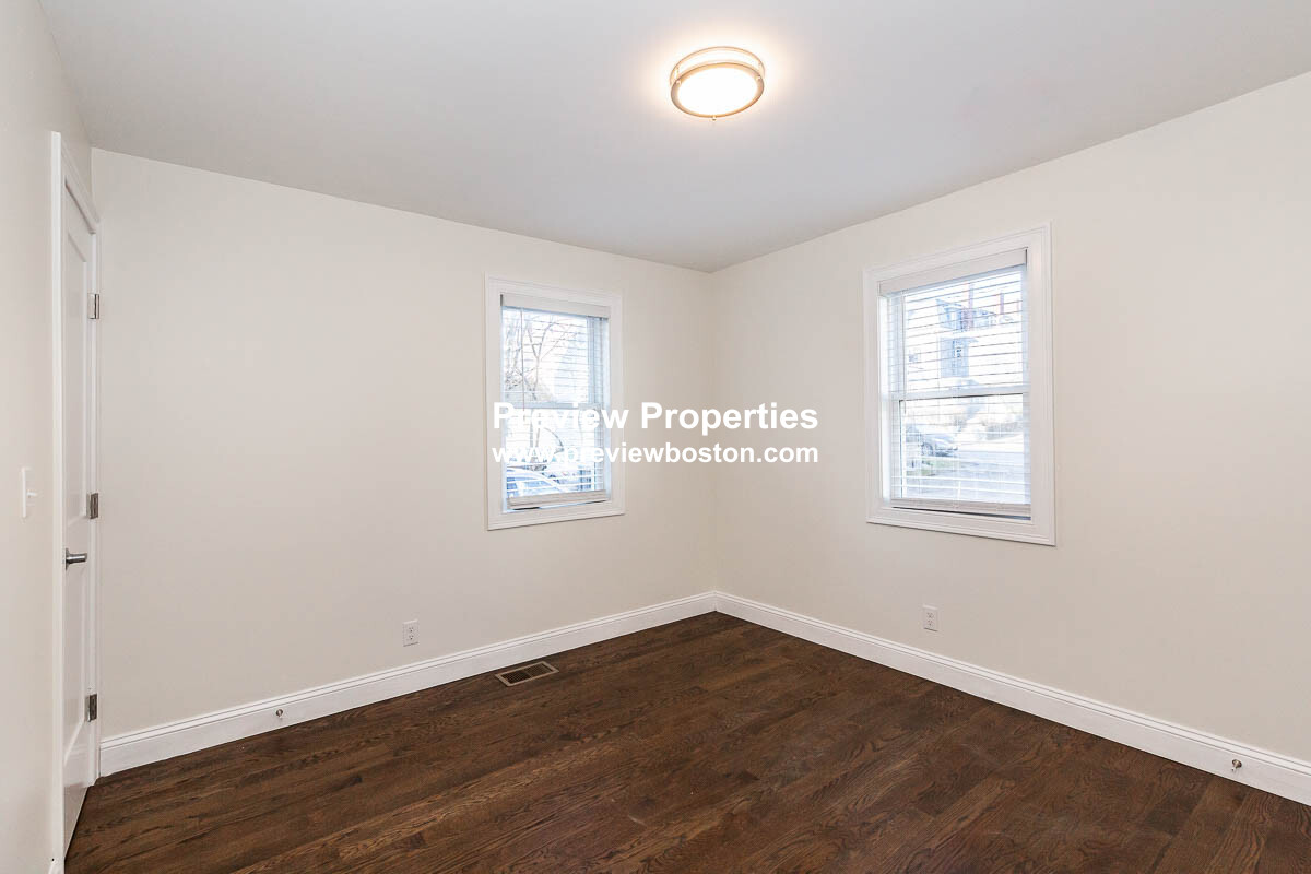 2 Chestnut Pl, Brighton