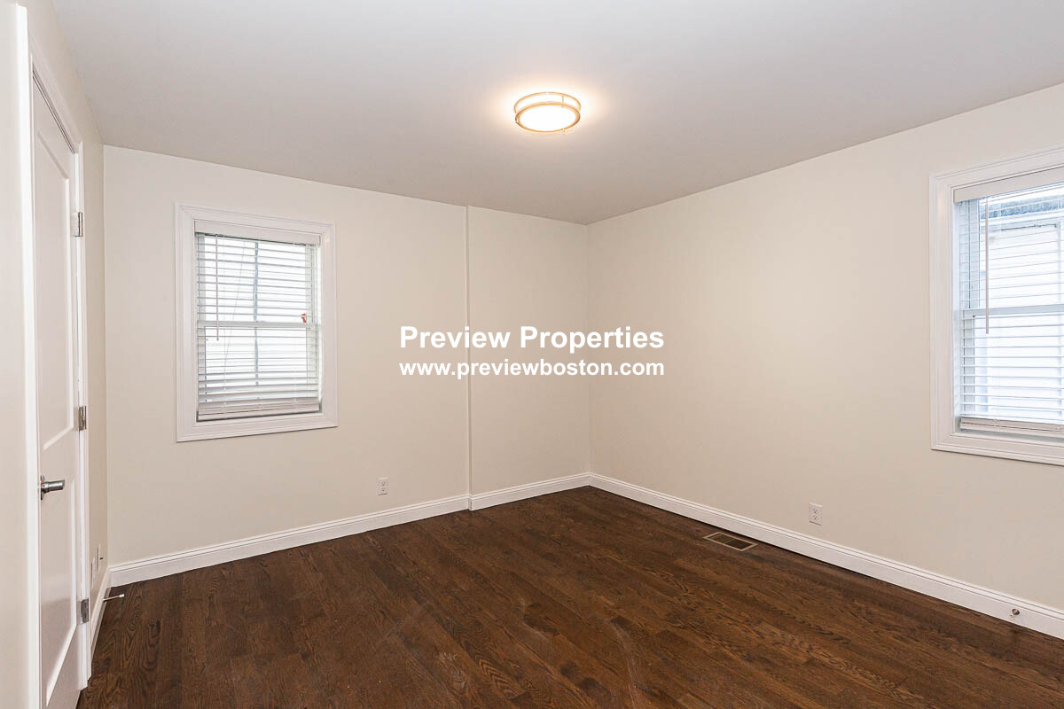 2 Chestnut Pl, Brighton