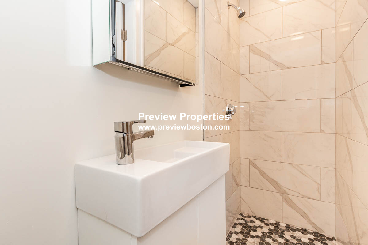 2 Chestnut Pl, Brighton