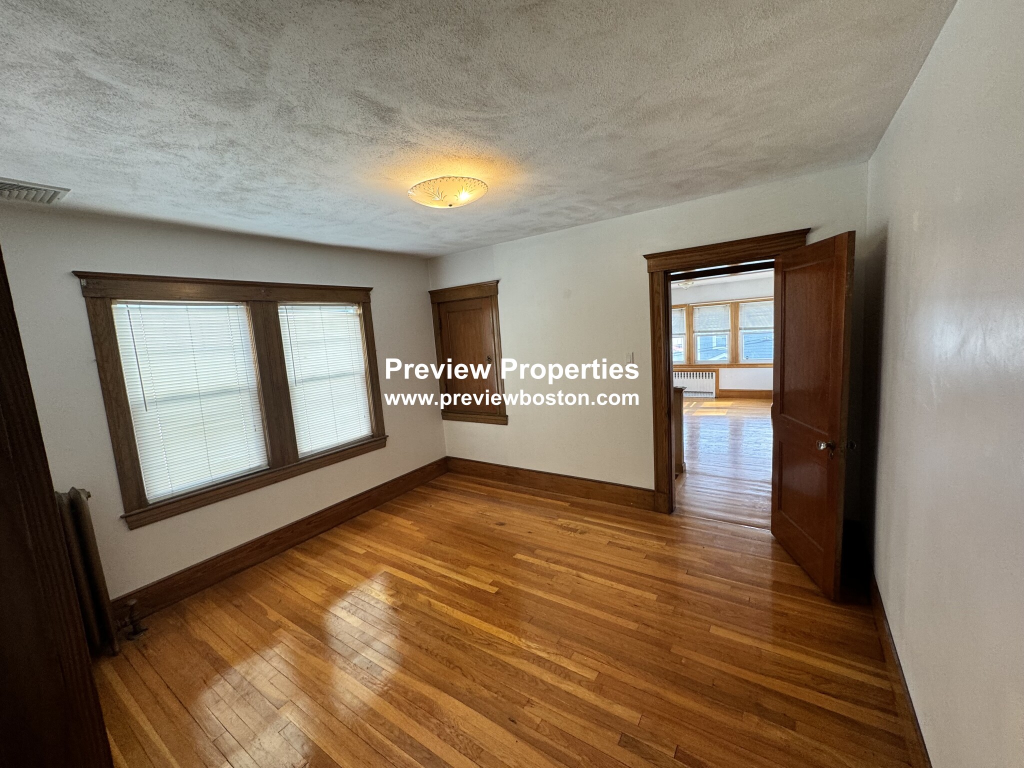 32 Dickinson Rd, Brighton