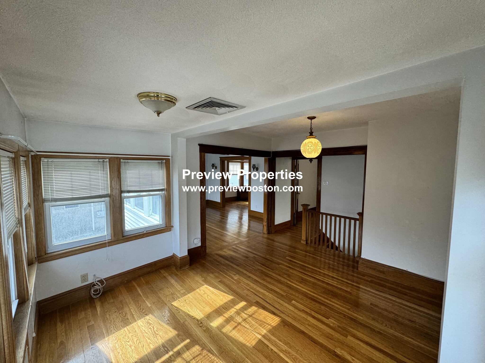 32 Dickinson Rd, Brighton