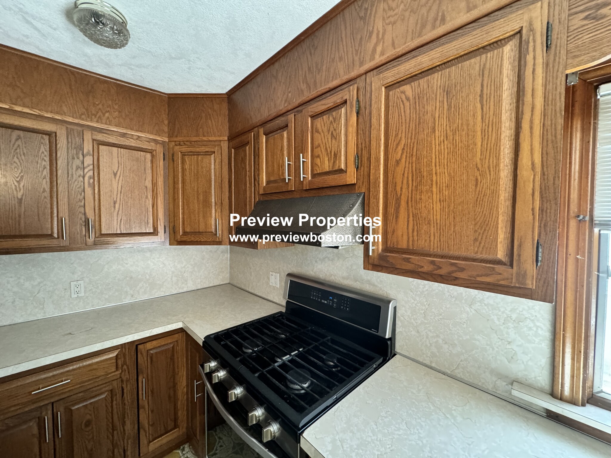 32 Dickinson Rd, Brighton