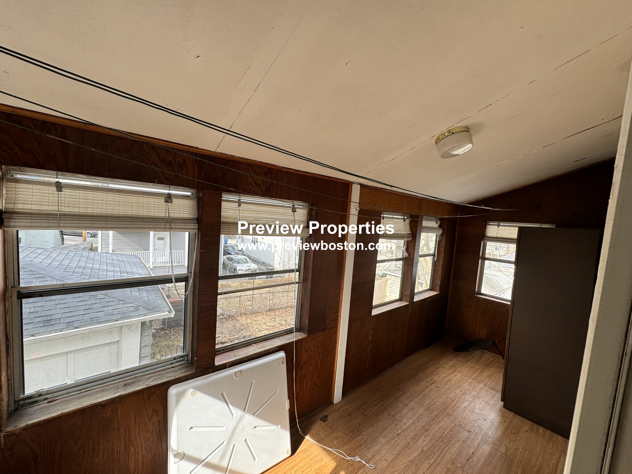 32 Dickinson Rd, Brighton